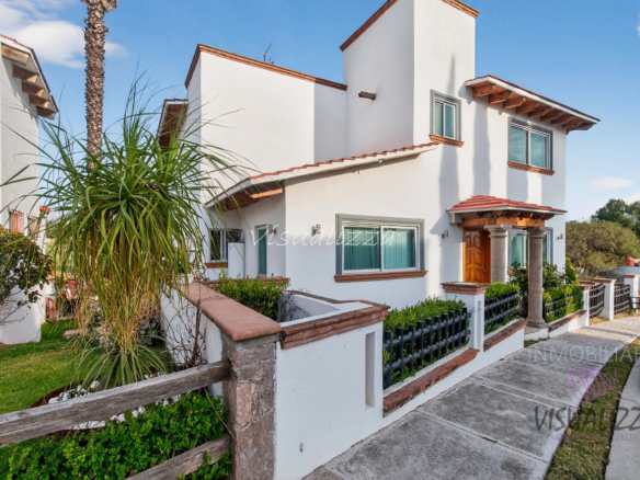 Visualizza Inmobiliaria Tequisquiapan Casa en Renta Amueblada, con Pileta, en Club de Golf Tequisquiapan, Querétaro % Casa en Renta Amueblada, con Pileta, en Club de Golf Tequisquiapan, Querétaro $20,000M.N. mes