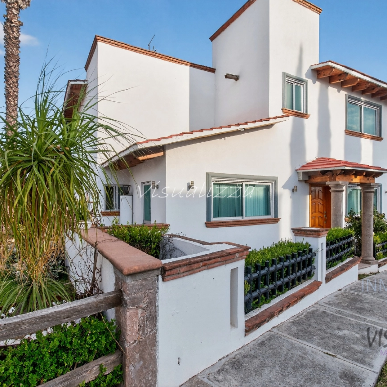 Visualizza Inmobiliaria Tequisquiapan Casa en Renta Amueblada, con Pileta, en Club de Golf Tequisquiapan, Querétaro % Casa en Renta Amueblada, con Pileta, en Club de Golf Tequisquiapan, Querétaro $20,000M.N. mes